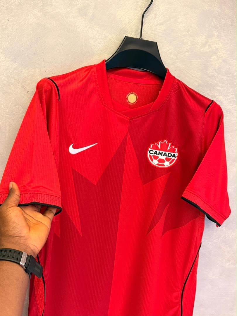 Canada 2026 Home Kit thumbnail 2